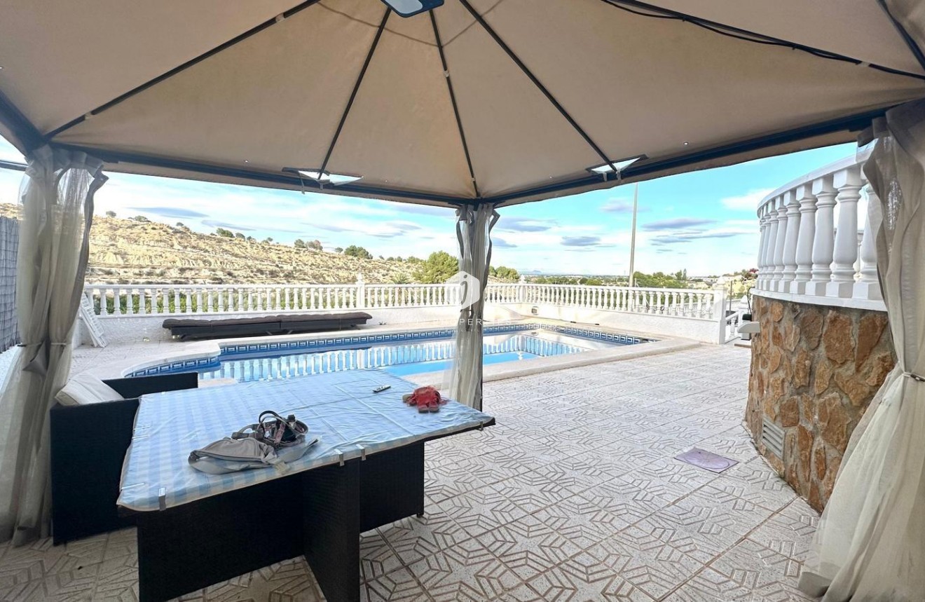 Resale - Villa -
Bigastro - Comunidad Valenciana