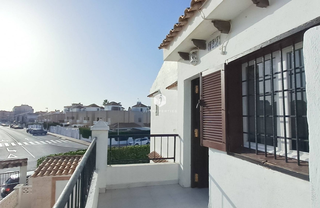 Resale - Apartment / flat -
Torrevieja - Aguas Nuevas 2