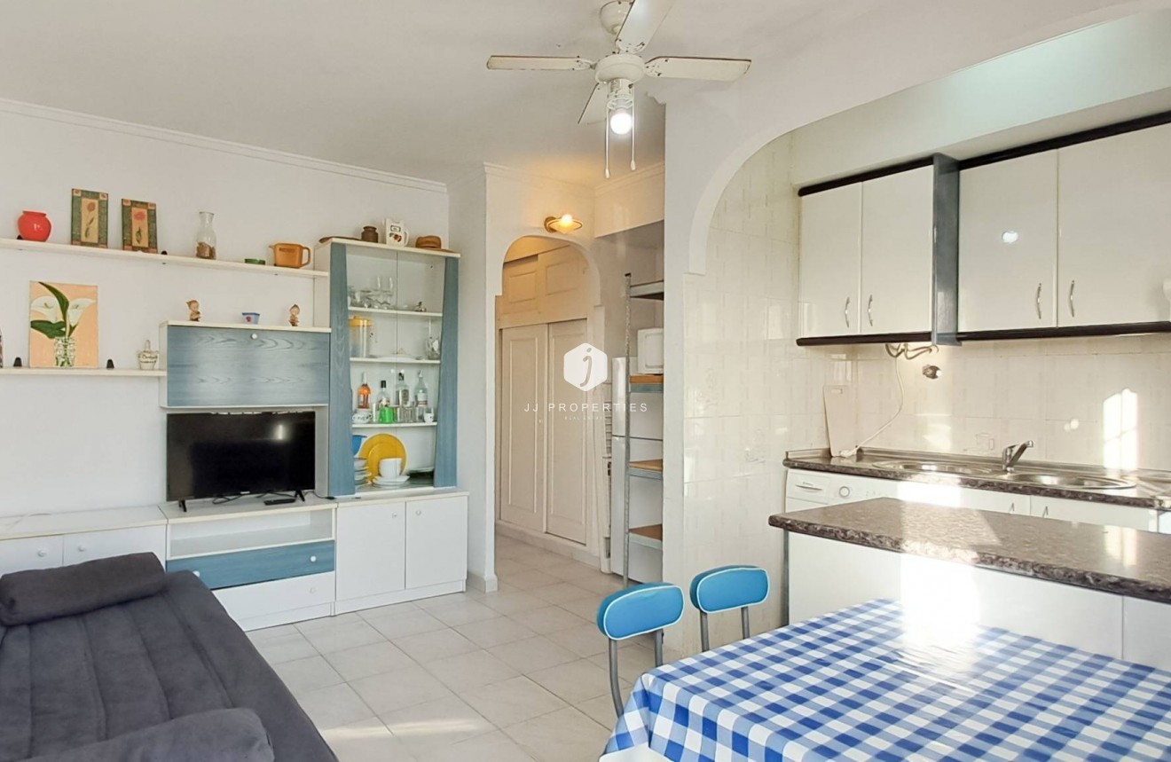 Resale - Apartment / flat -
Torrevieja - Aguas Nuevas 2