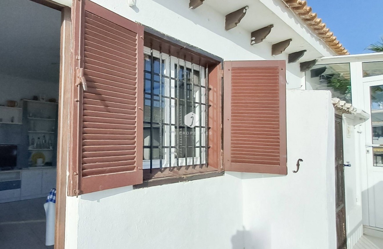 Resale - Apartment / flat -
Torrevieja - Aguas Nuevas 2