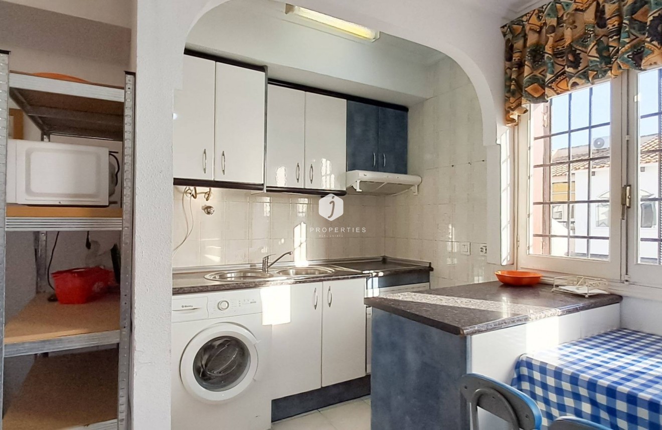 Resale - Apartment / flat -
Torrevieja - Aguas Nuevas 2