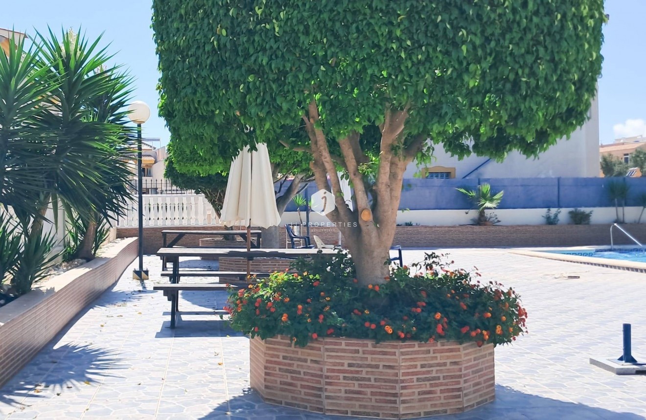 Resale - Apartment / flat -
Torrevieja - Parque Acuático - Sector 25