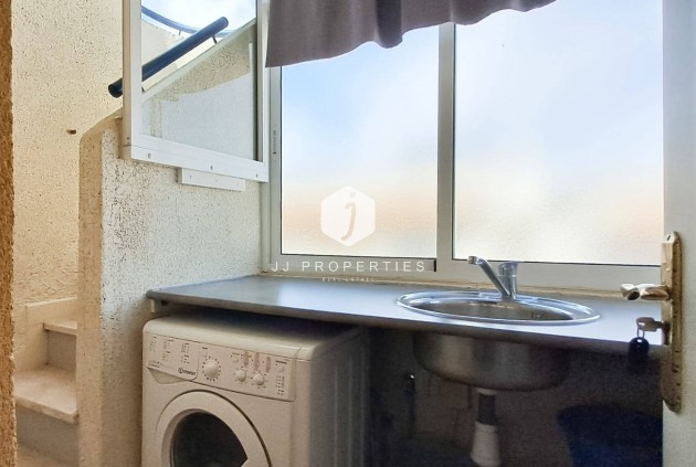 Resale - Apartment / flat -
Torrevieja - Parque Acuático - Sector 25