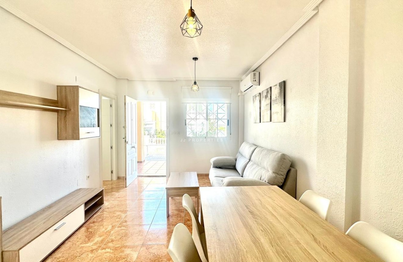 Resale - Bungalow -
Torrevieja - Playa de los Locos