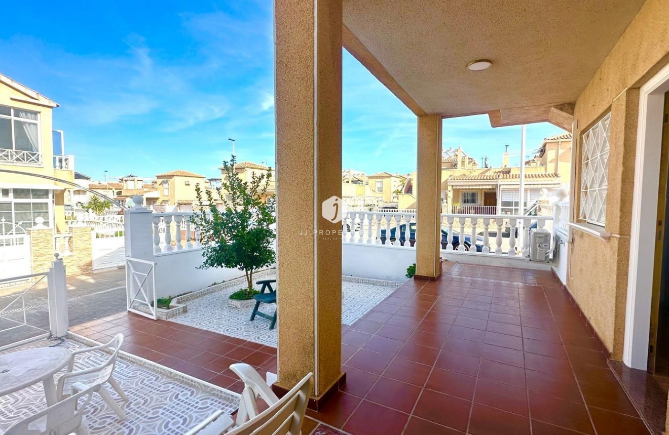 Resale - Bungalow -
Torrevieja - Playa de los Locos