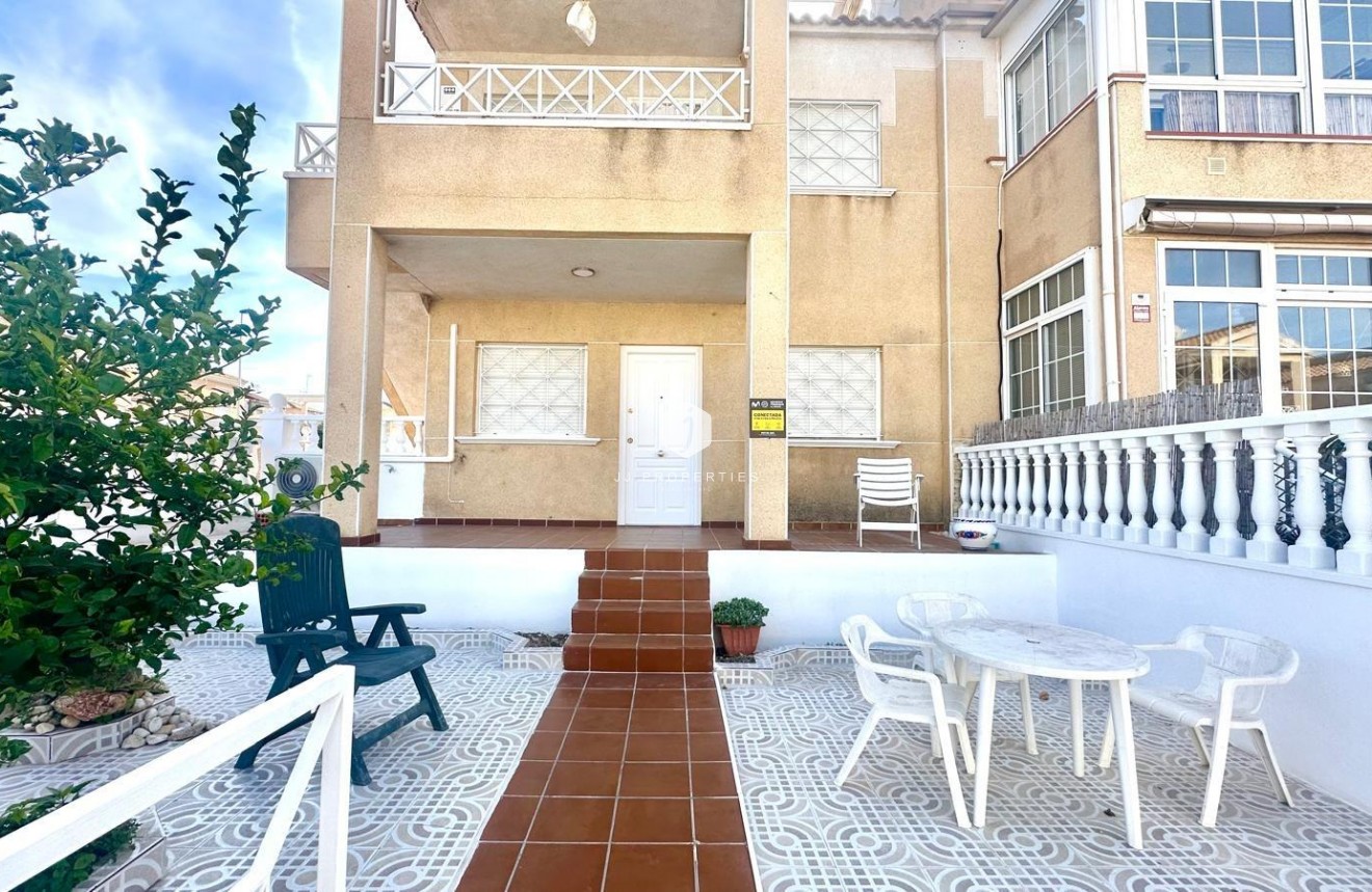 Resale - Bungalow -
Torrevieja - Playa de los Locos