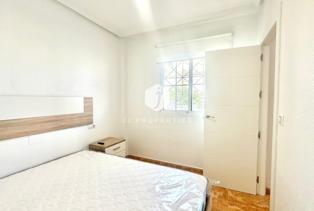 Resale - Bungalow -
Torrevieja - Playa de los Locos