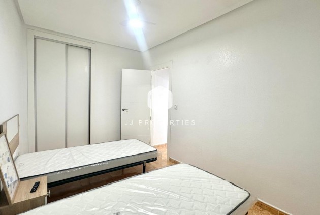 Resale - Bungalow -
Torrevieja - Playa de los Locos