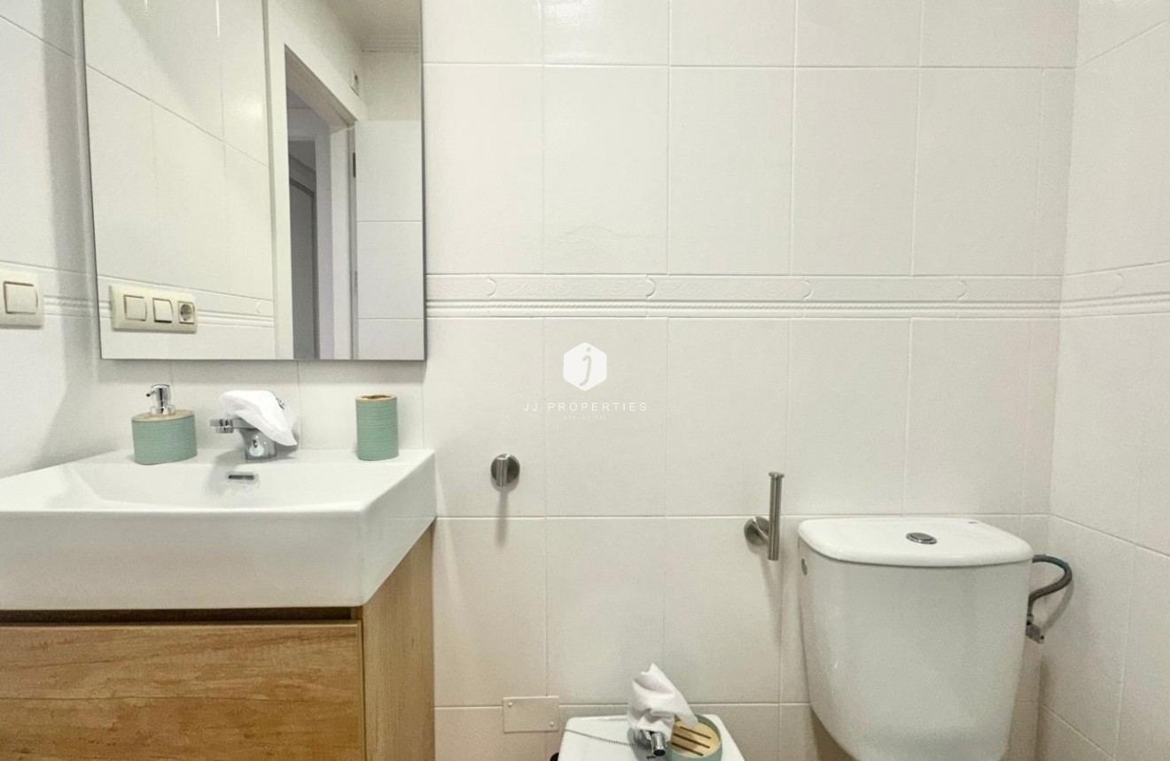 Resale - Bungalow -
Torrevieja - Playa de los Locos