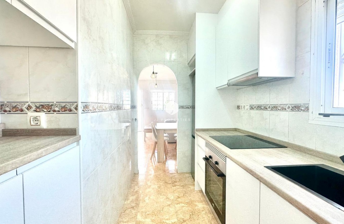 Resale - Bungalow -
Torrevieja - Playa de los Locos