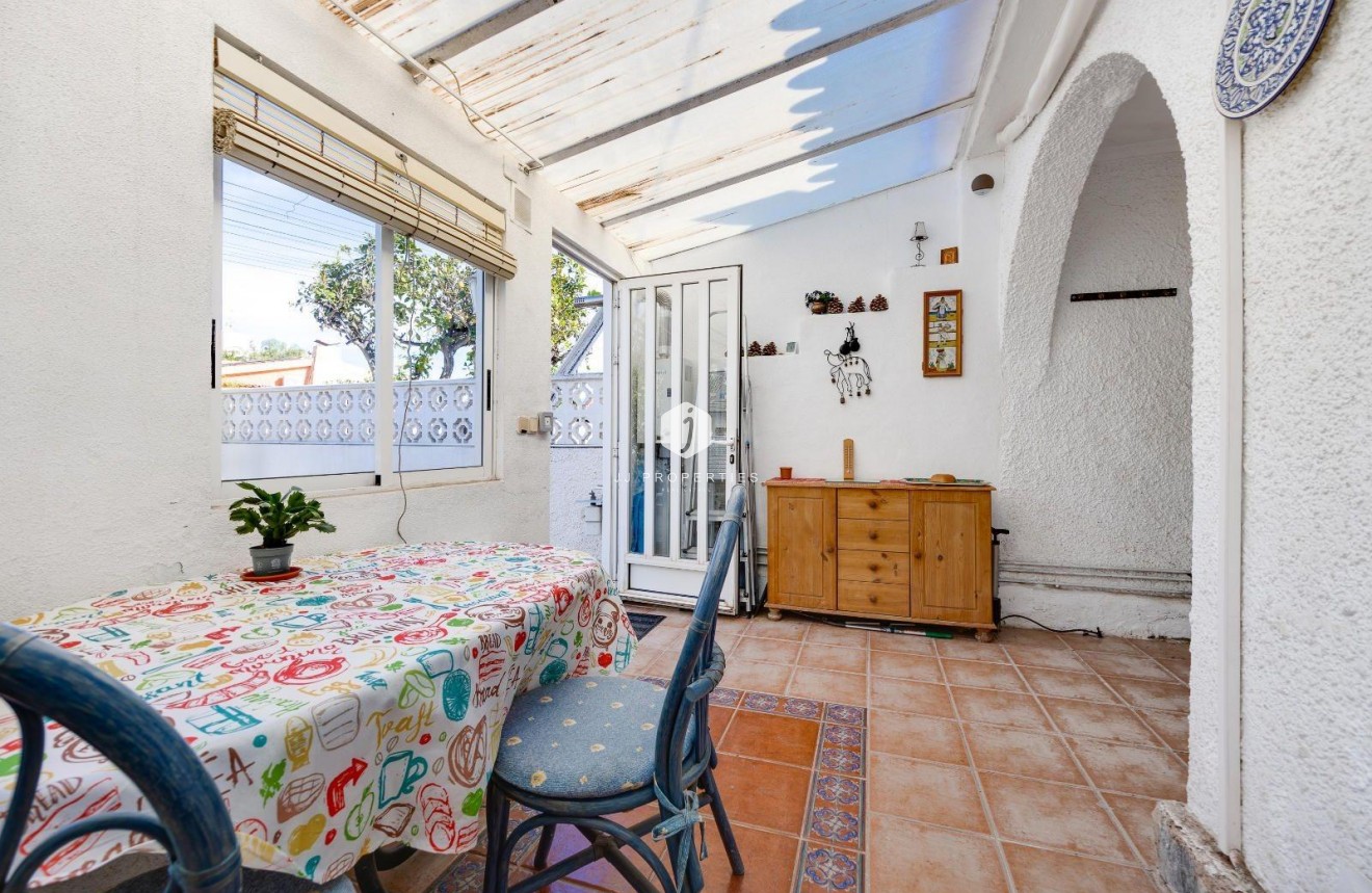 Resale - Villa -
Torrevieja - Calas blanca