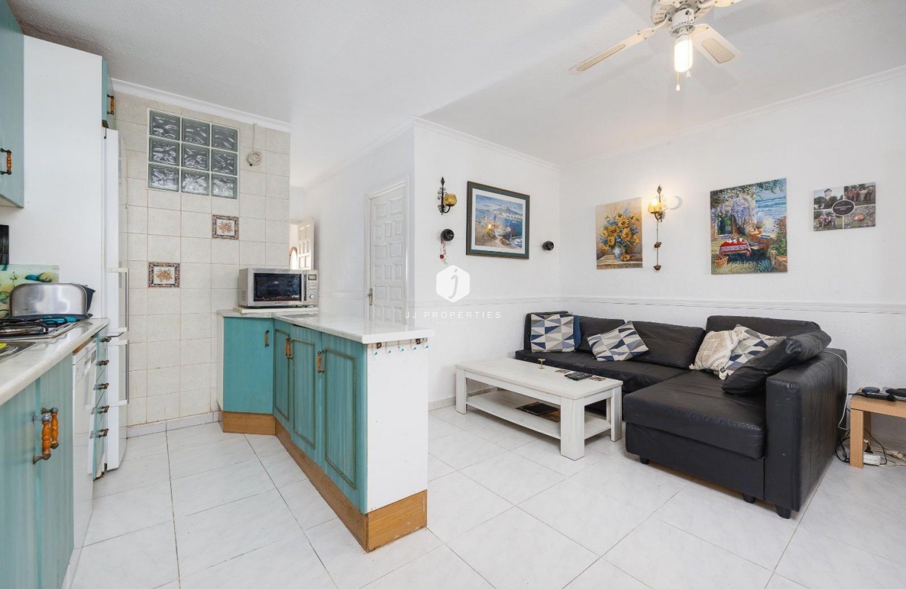 Resale - Villa -
Torrevieja - Calas blanca