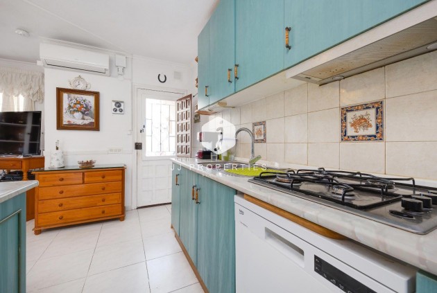 Resale - Villa -
Torrevieja - Calas blanca