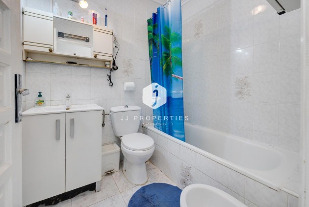 Resale - Villa -
Torrevieja - Calas blanca