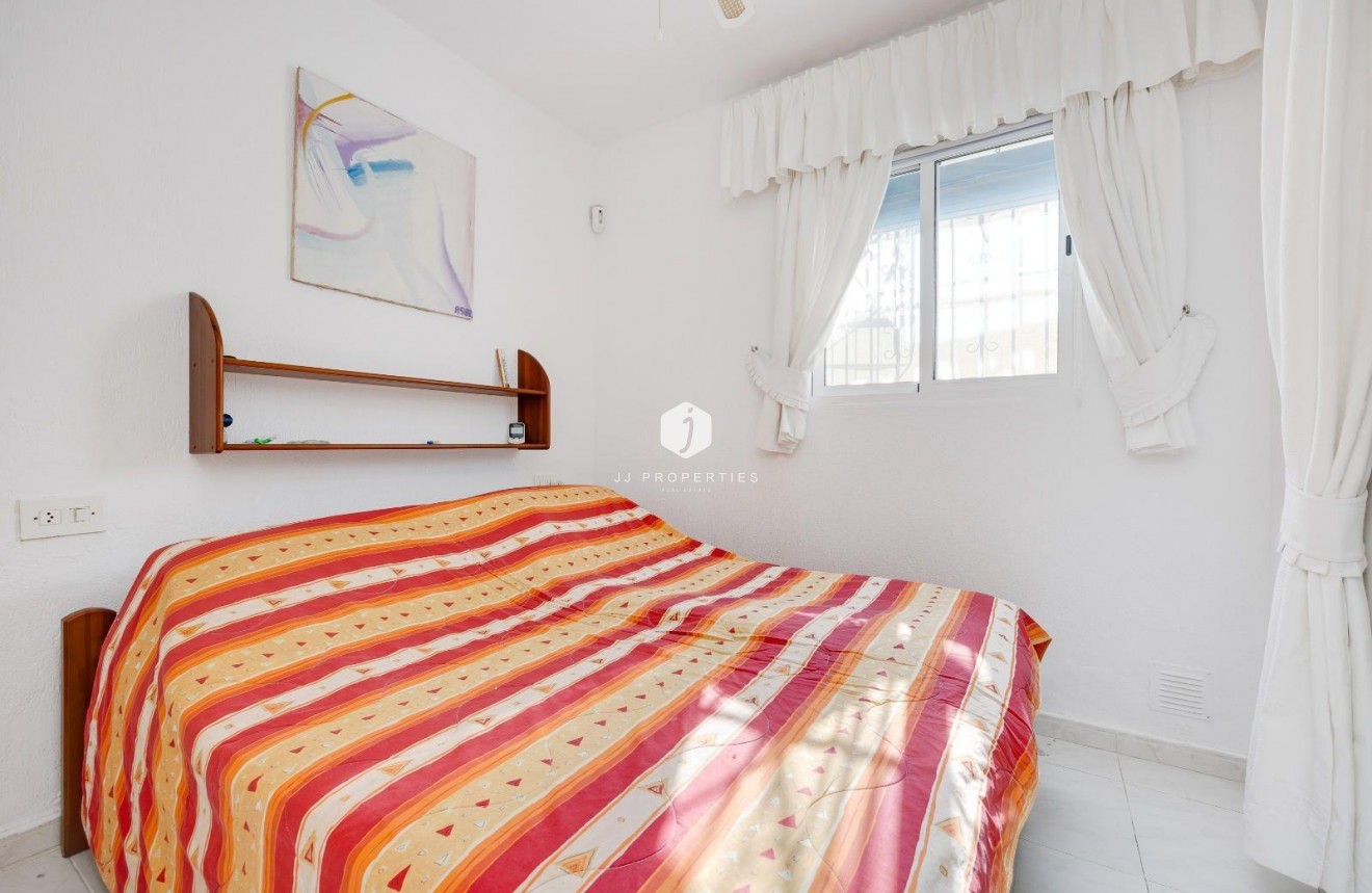 Resale - Villa -
Torrevieja - Calas blanca