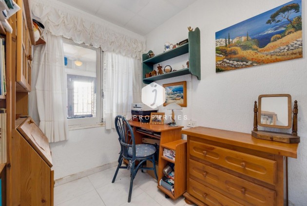 Resale - Villa -
Torrevieja - Calas blanca