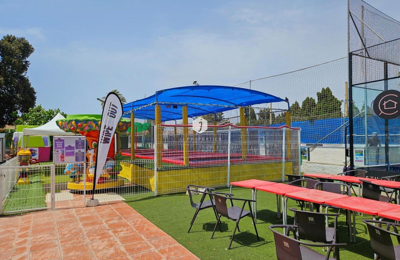 Resale - Villa -
Torrevieja - Calas blanca