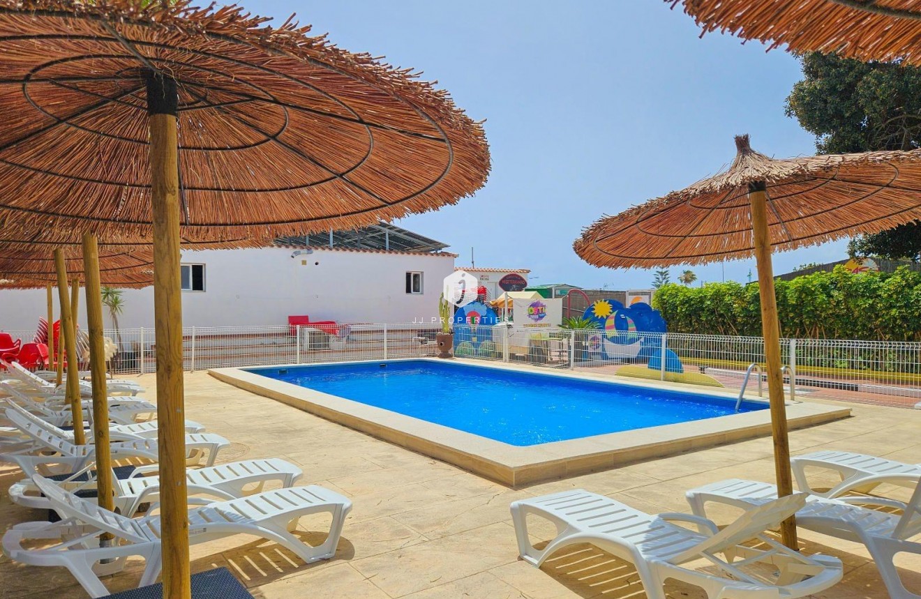 Resale - Villa -
Torrevieja - Calas blanca