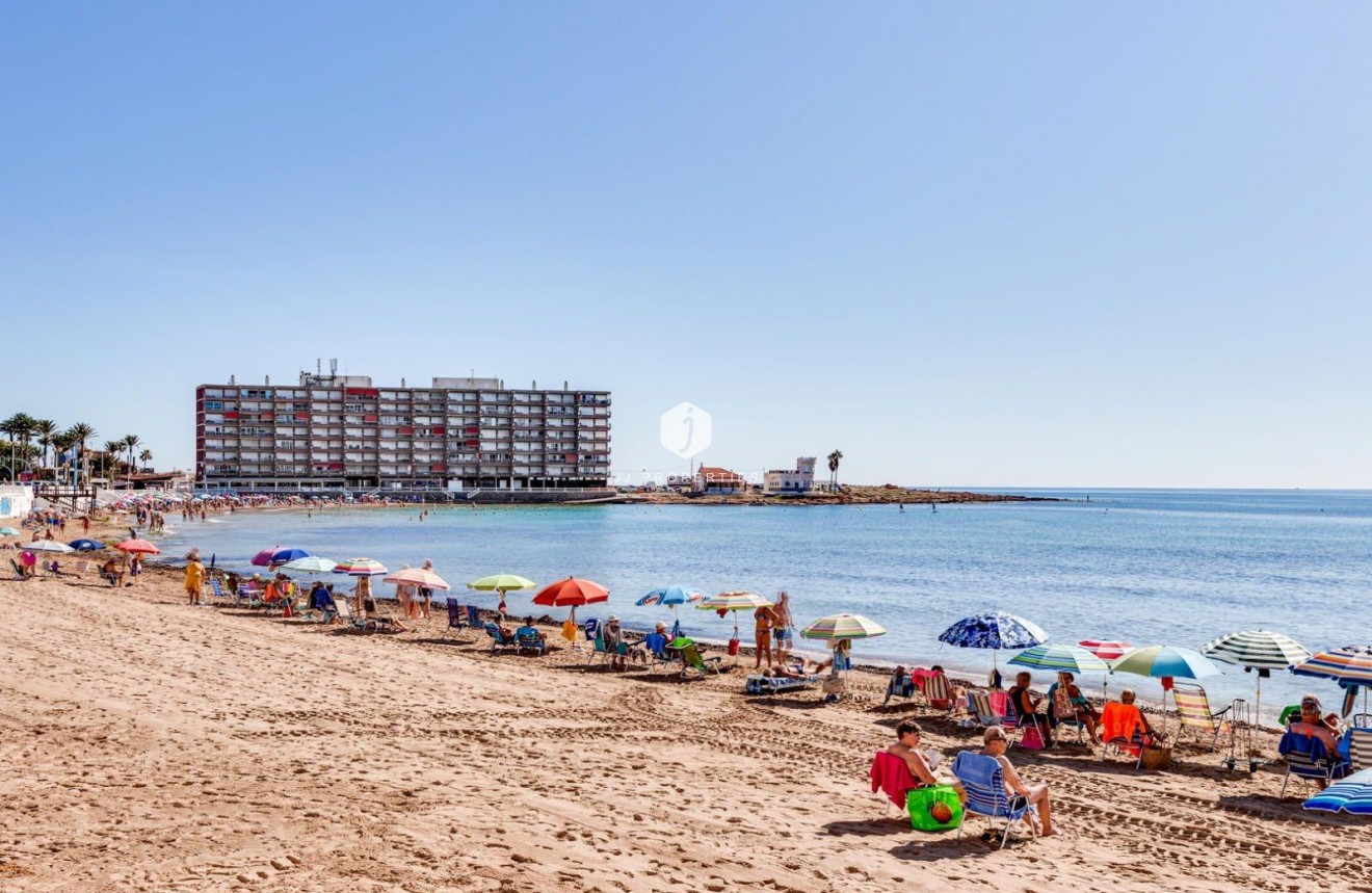 Resale - Villa -
Torrevieja - Calas blanca