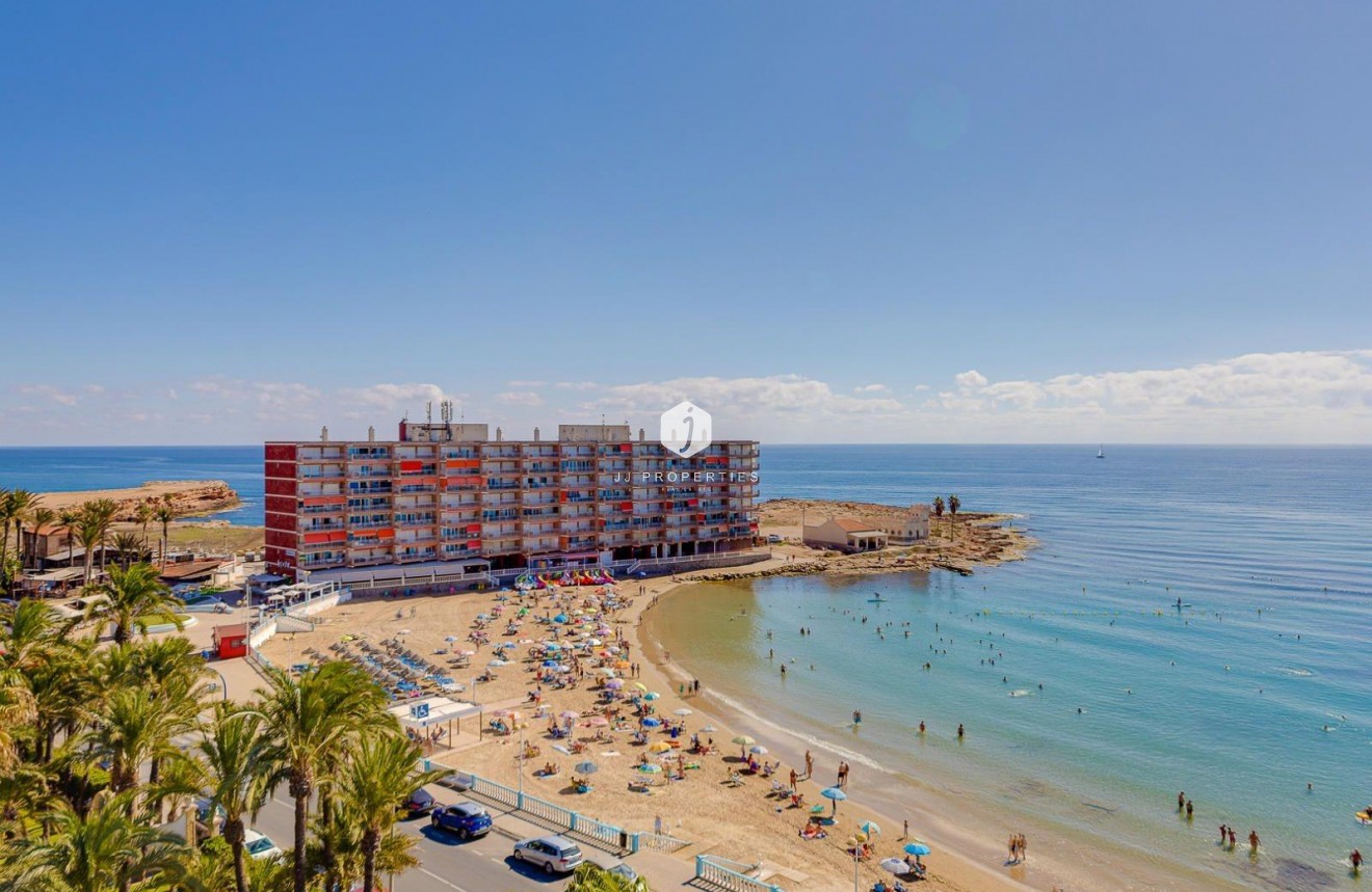 Resale - Villa -
Torrevieja - Calas blanca