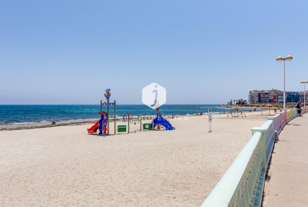 Resale - Villa -
Torrevieja - Calas blanca