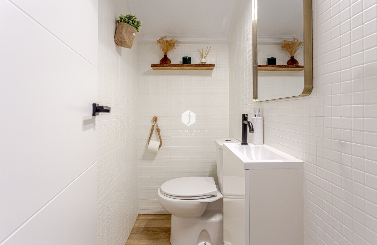 Resale - Villa -
Torrevieja - Costa Blanca