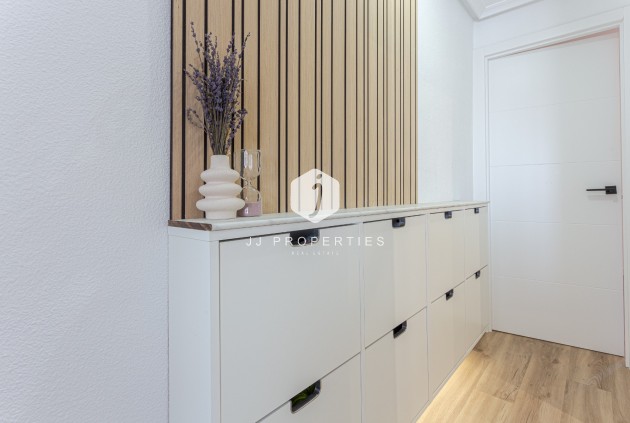 Resale - Villa -
Torrevieja - Costa Blanca