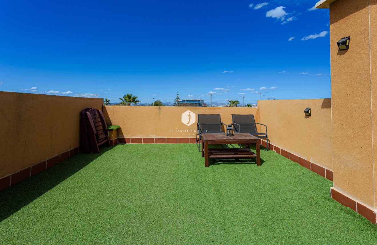 Resale - Villa -
Torrevieja - Costa Blanca