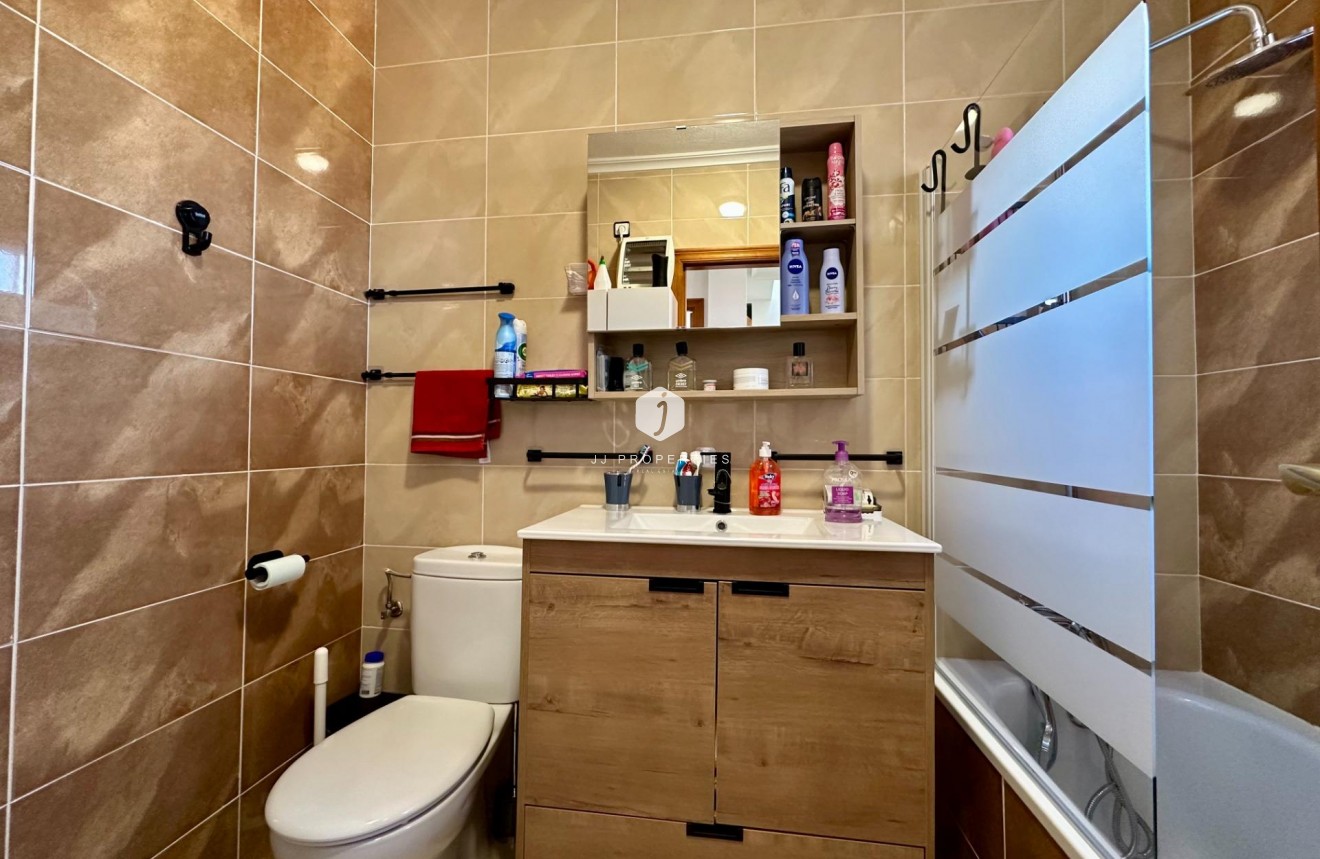 Resale - Chalet -
San Miguel de Salinas - Residencial Los Flamencos