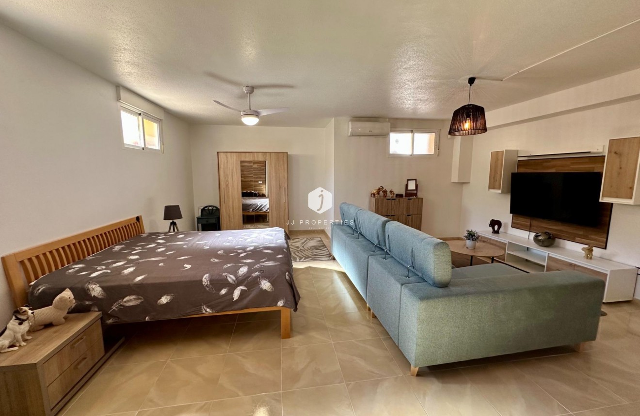 Resale - Chalet -
San Miguel de Salinas - Residencial Los Flamencos