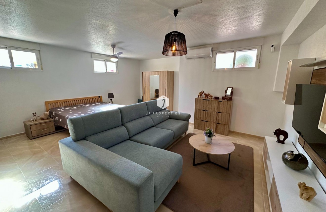 Resale - Chalet -
San Miguel de Salinas - Residencial Los Flamencos