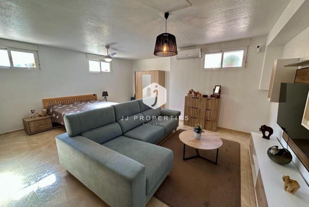 Resale - Chalet -
San Miguel de Salinas - Residencial Los Flamencos