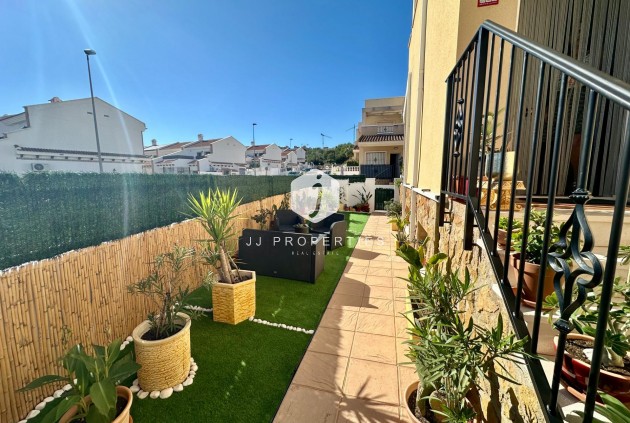 Resale - Chalet -
San Miguel de Salinas - Residencial Los Flamencos