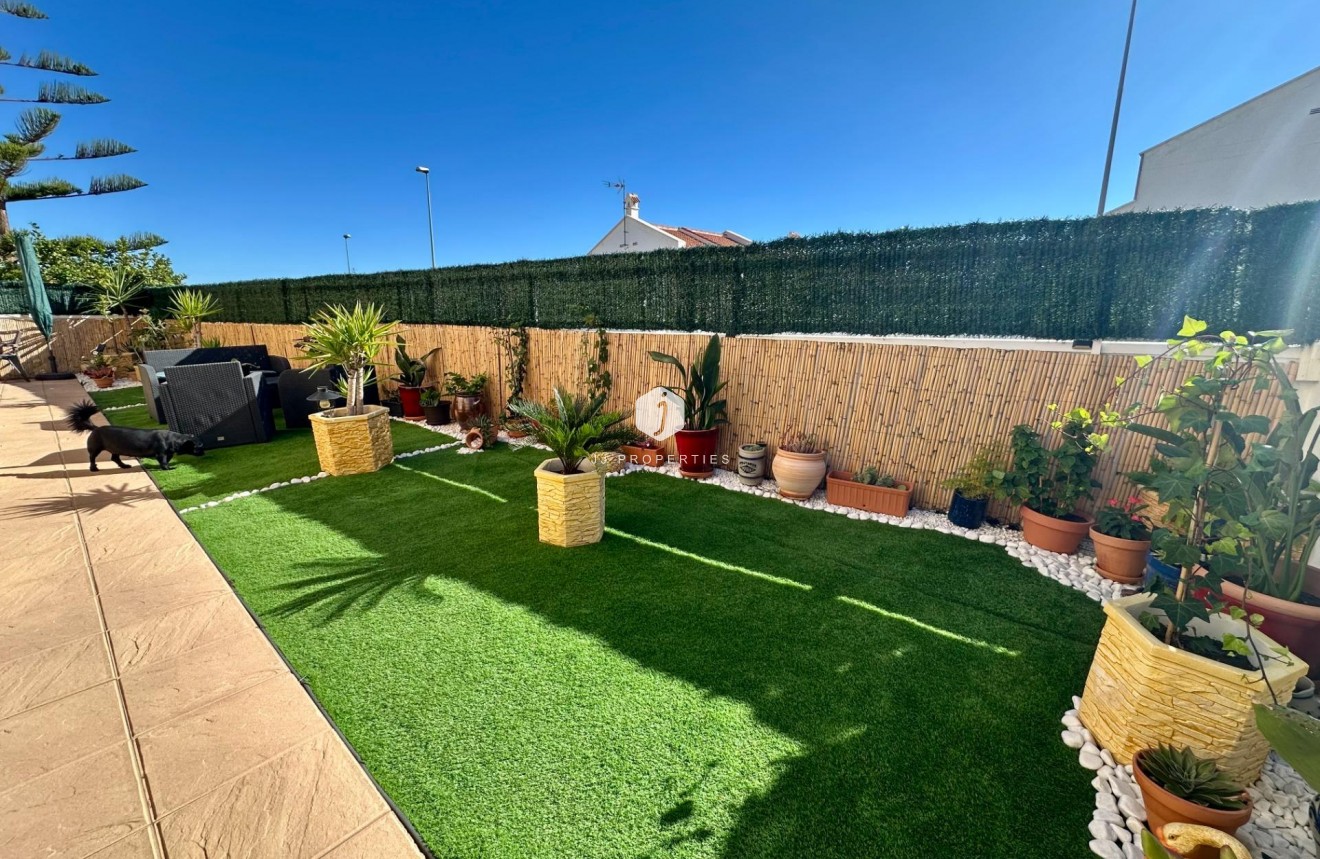 Resale - Chalet -
San Miguel de Salinas - Residencial Los Flamencos