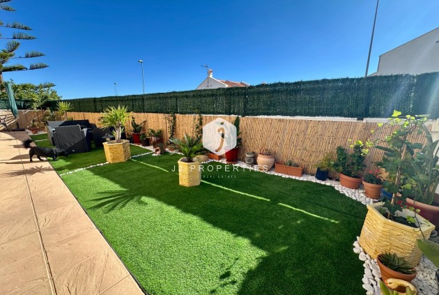 Resale - Chalet -
San Miguel de Salinas - Residencial Los Flamencos