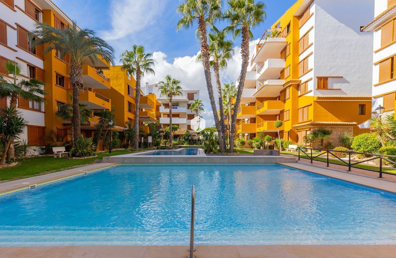 Resale - Apartment / flat -
Torrevieja - Punta prima