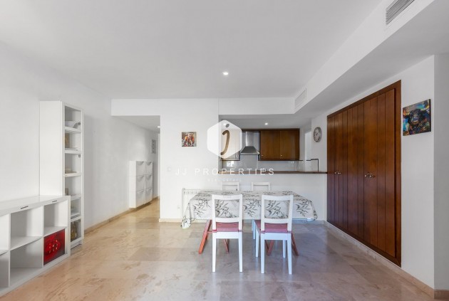 Resale - Apartment / flat -
Torrevieja - Punta prima