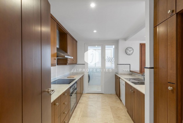 Resale - Apartment / flat -
Torrevieja - Punta prima