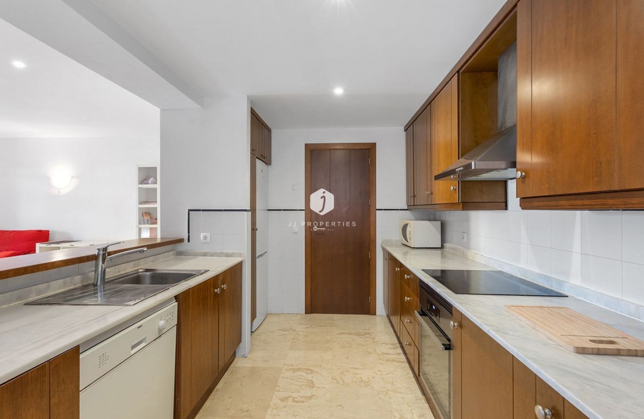 Resale - Apartment / flat -
Torrevieja - Punta prima