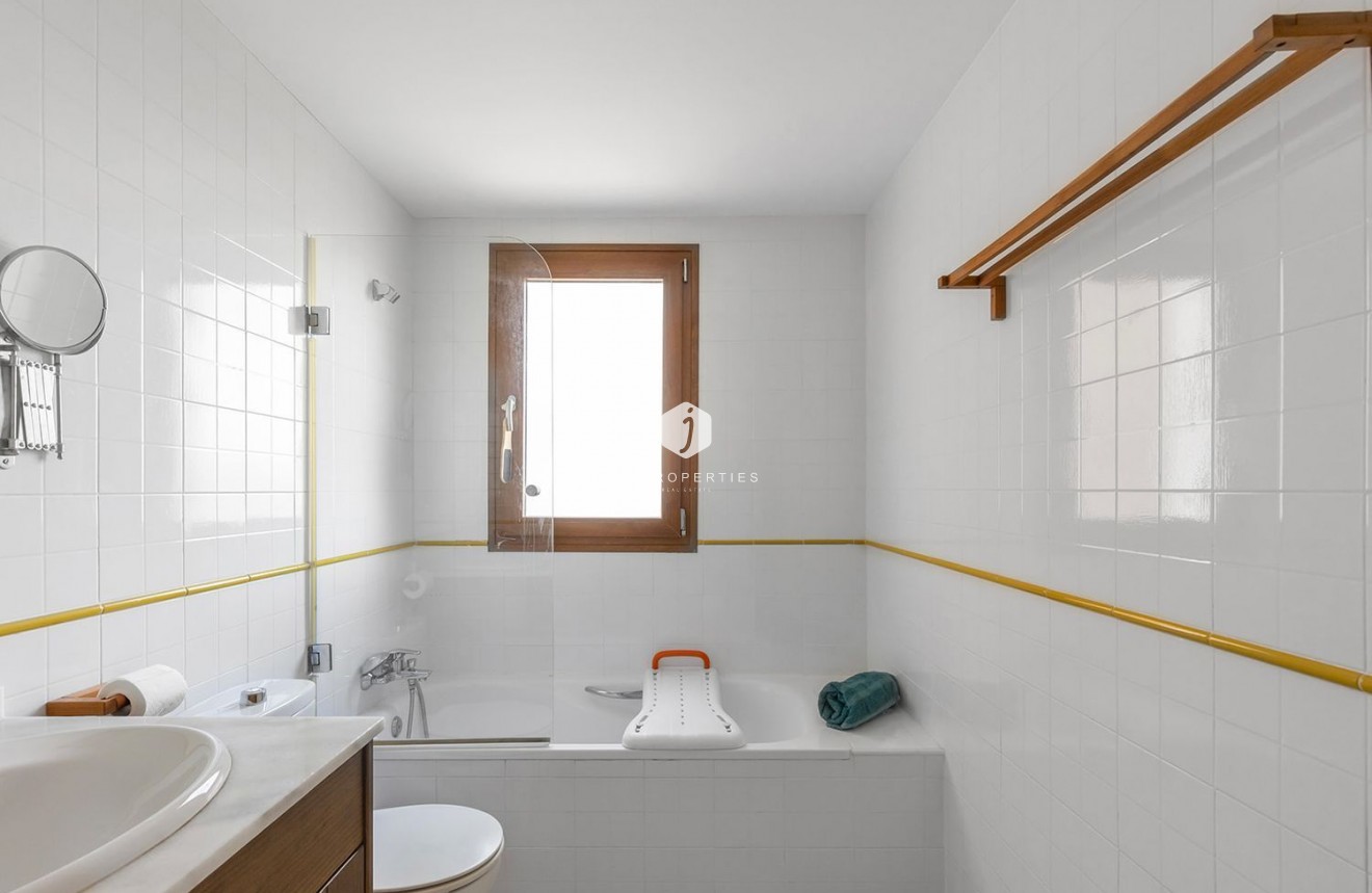 Resale - Apartment / flat -
Torrevieja - Punta prima