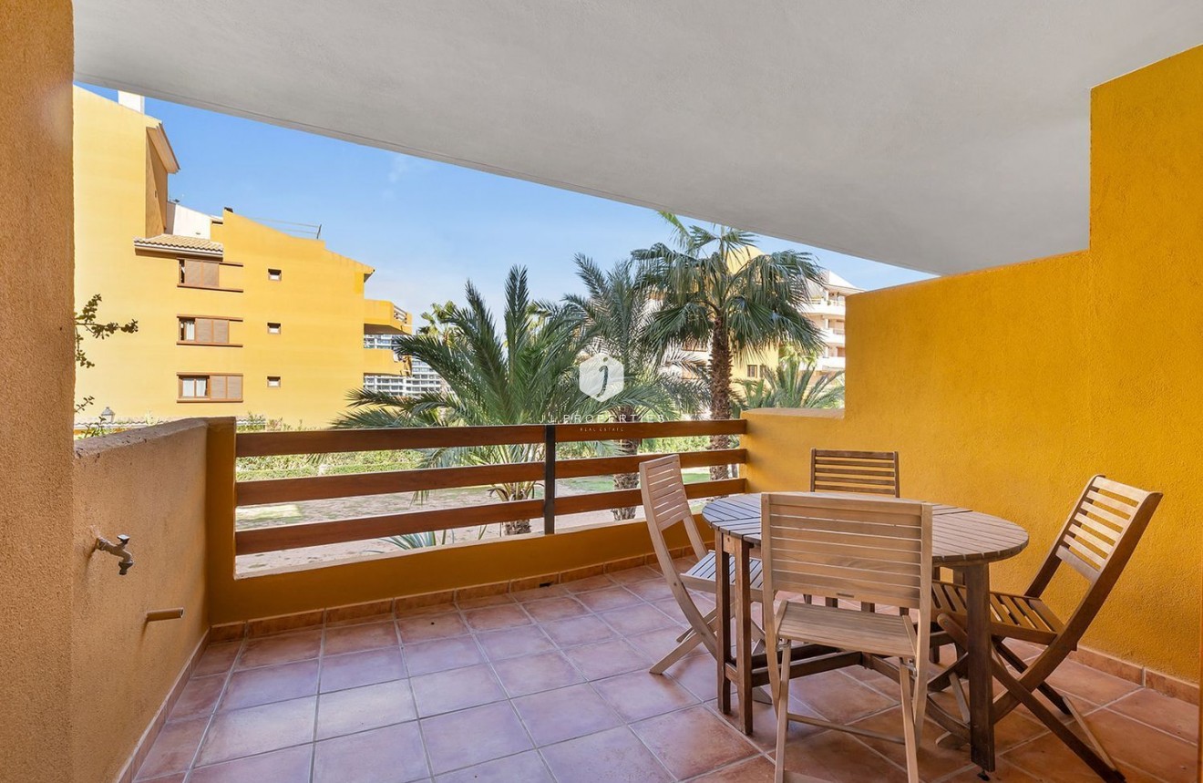 Resale - Apartment / flat -
Torrevieja - Punta prima