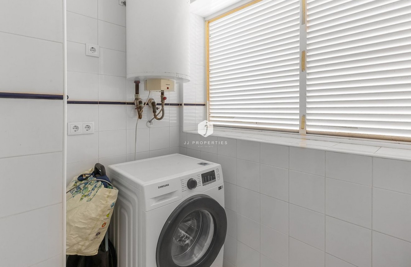 Resale - Apartment / flat -
Torrevieja - Punta prima