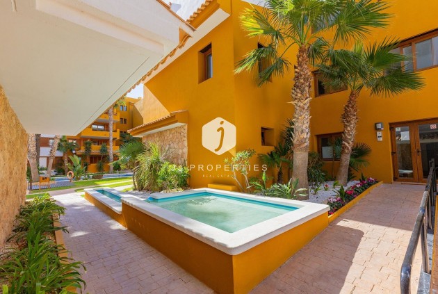 Resale - Apartment / flat -
Torrevieja - Punta prima