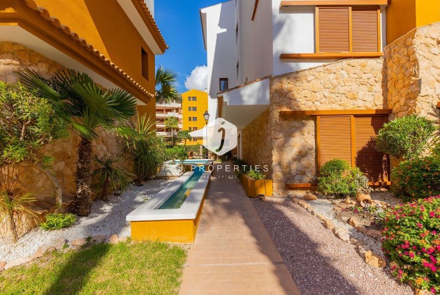 Resale - Apartment / flat -
Torrevieja - Punta prima