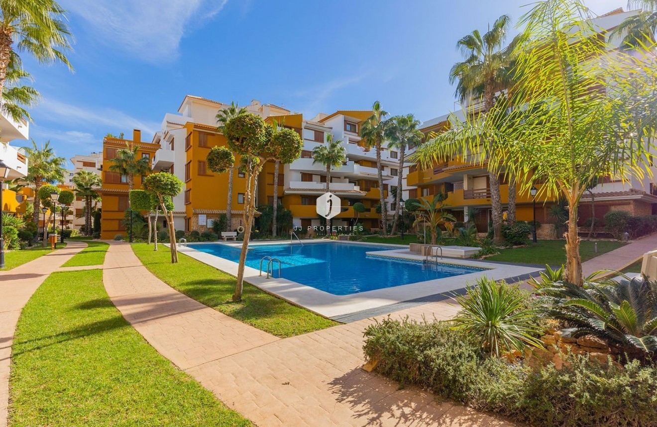 Resale - Apartment / flat -
Torrevieja - Punta prima