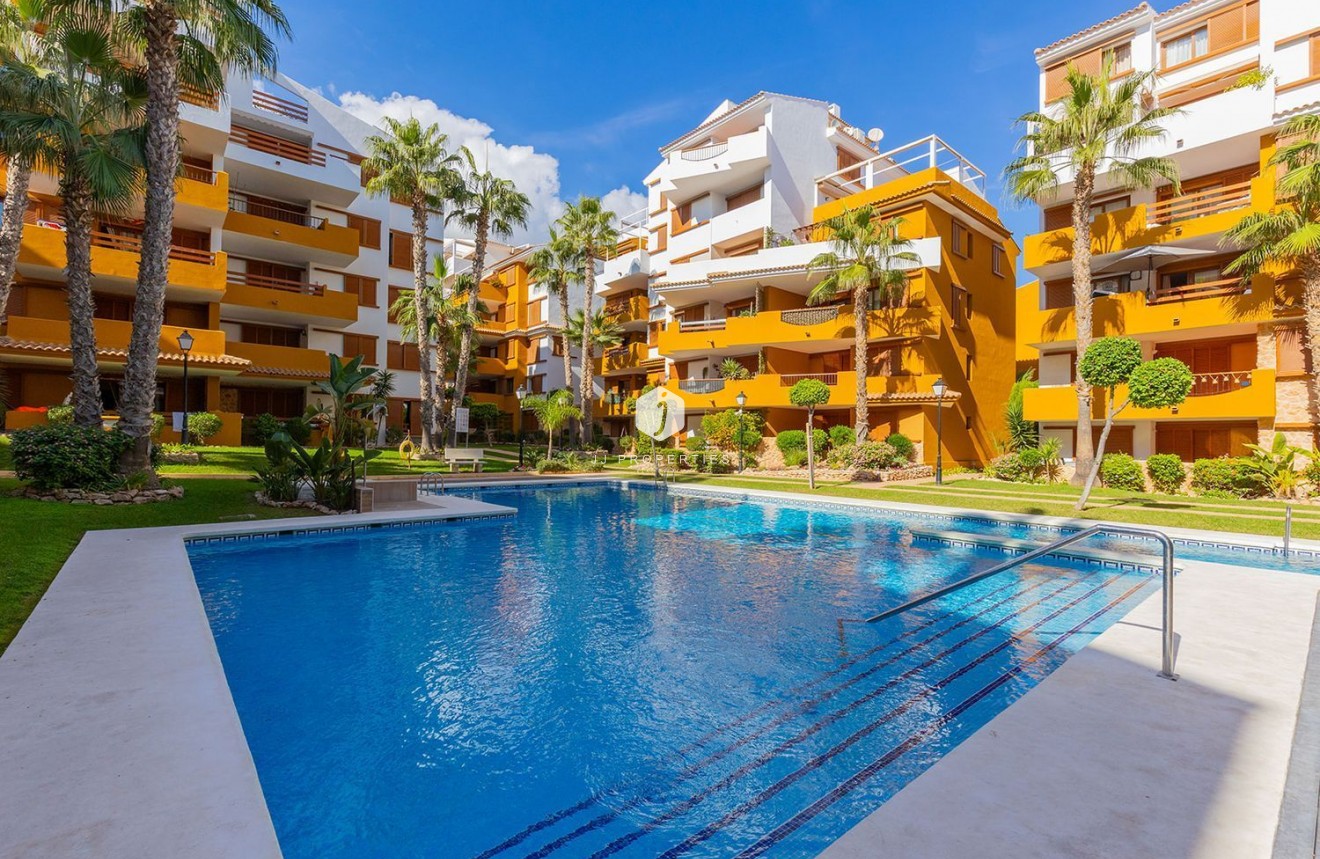 Resale - Apartment / flat -
Torrevieja - Punta prima