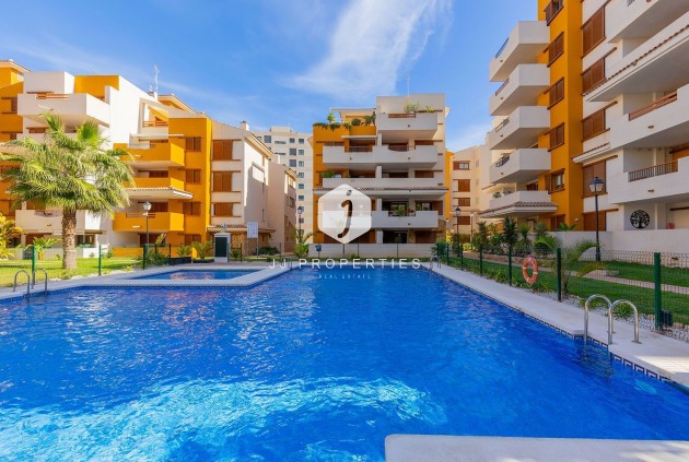 Resale - Apartment / flat -
Torrevieja - Punta prima