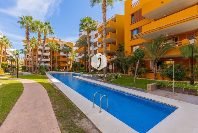 Resale - Apartment / flat -
Torrevieja - Punta prima