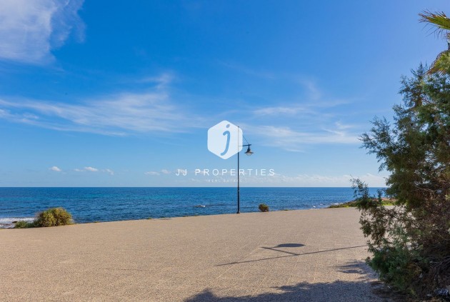 Resale - Apartment / flat -
Torrevieja - Punta prima