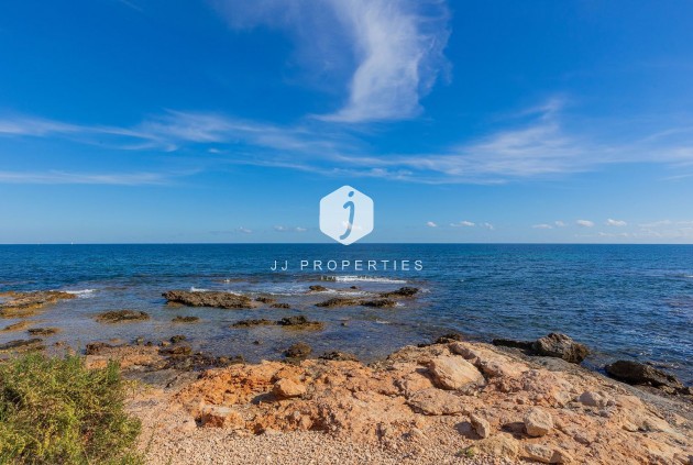 Resale - Apartment / flat -
Torrevieja - Punta prima